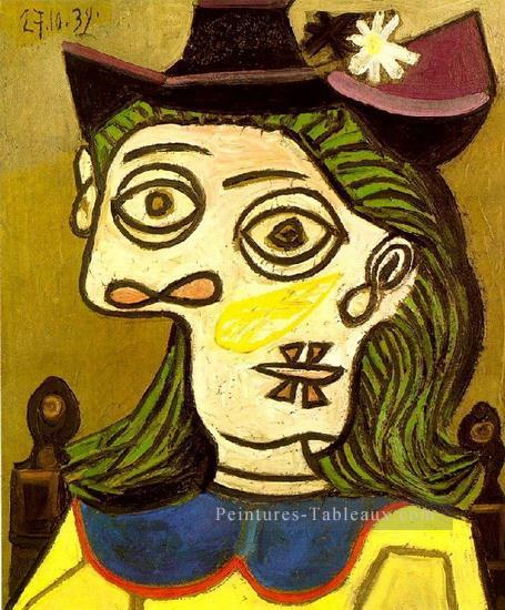 Tete Femme au chapeau mauve 1939 cubiste Pablo Picasso Peintures à l'huile